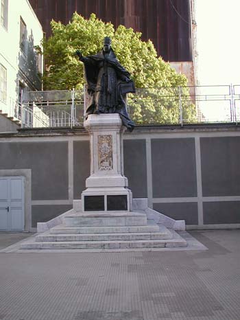  Monumento in onore di Benedetto XV 